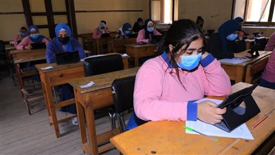 سؤال في امتحان الدراسات يثير أزمة بين طلاب الصف الثالث الإعدادي بالغربية.. والتعليم: هنوزع درجاته