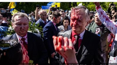 روسيا تطلب اعتذارا رسميًا من بولندا بعد رش سفيرها بمادة حمراء.. وتهدد برد انتقامي