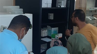 غلق معملين للتحاليل الطبية وضبط آخر يعمل دون ترخيص بالبحيرة