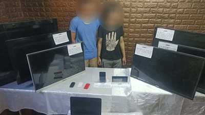 بأسلوب كسر الباب.. القبض على شخصين بتهمة سرقة المنازل بالزاوية الحمراء 