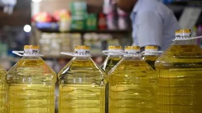 من 200 لـ 500 جنيه.. تراجع سعر طن الزيوت المستوردة