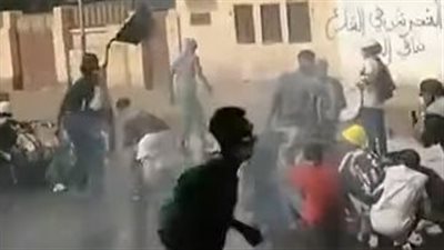 اشتباكات بين الشرطة السودانية ومتظاهرين بالخرطوم.. والسلطات تفرض حظرا في كسلا │ صور