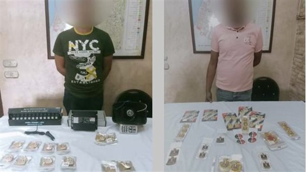 متهمان ببيع شعارات