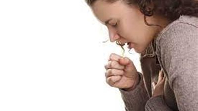 منها حمامات البخار والزيوت العطرية.. 5 وسائل للتقليل من المخاط الصدري