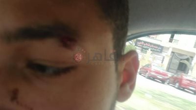 لحظة تعدي 8 أشخاص على طالب أمام مدرسة بالحي الرابع بأكتوبر │ فيديو