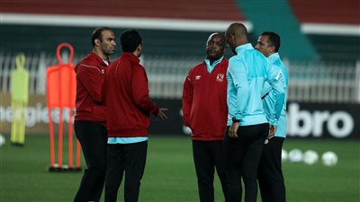 موسيماني يعقد جلسة مطولة مع جهازه المعاون