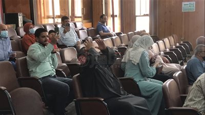 لبيك اللهم لبيك.. مسن يقفز فرحًا بعد اختياره في قرعة الحج بكفر الشيخ