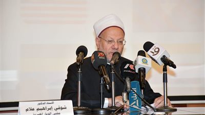 مفتي الجمهورية: لا يوجد ما يسمى بالدولة الدينية في الإسلام | فيديو