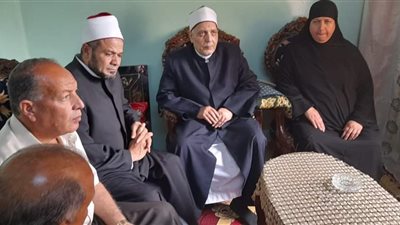 وفد من الأزهر يقدم واجب العزاء لأسرة بسنت ضحية الابتزاز الإلكتروني بالغربية بعد معاقبة المتهمين بالمشدد