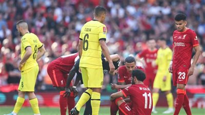 الشوط الأول.. محمد صلاح يغادر مصابًا وسط تعادل ليفربول مع تشيلسي بكأس إنجلترا