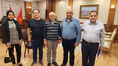 محافظ بورسعيد يستقبل وفد مستثمرين لبحث سبل التعاون في المجال الصناعي 