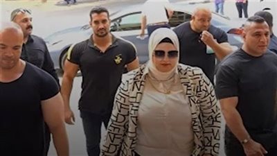 تفاصيل إخلاء سبيل أسماء عماد مدرسة الأحياء صاحبة واقعة التجمهر والبودي جاردات | بث مباشر