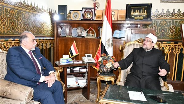 وزير الأوقاف وشيخ