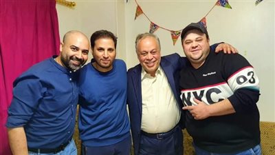 بعد خضوعه لجراحة في الفك.. أشرف زكي يزور أحمد عتريس 