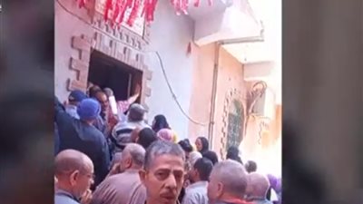 ما يرضيش حد.. أحمد موسى ينفعل على الهواء بسبب زحام مكاتب التموين | فيديو