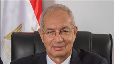 رئيس اقتصادية قناة السويس يتوجه إلى بريطانيا غدًا لعرض الاستثمار في الطاقة النظيفة