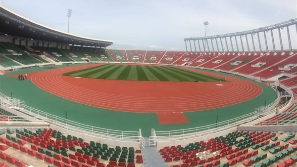 ملاعب كرة القدم نهارا