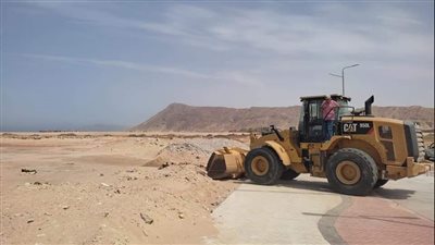 بسبب كثرة الشكاوى.. إغلاق الطرق المؤدية لشاطئ طور سيناء | صور