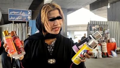 أصابت فتيات بأمراض جلدية.. مقدمة الشكوى ضد قمر فتاة الوكالة تكشف سبب الإبلاغ عنها