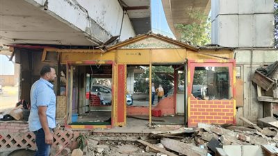 إزالة التعديات والإشغالات أسفل كوبري الساحل بإمبابة في الجيزة تمهيدا لتطويره