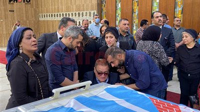 نقل جثمان صلاح منتصر من مؤسسة الأهرام إلى مسجد عمر مكرم لصلاة الجنازة عليه