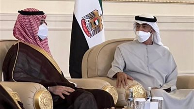 ولي العهد السعودي يقدم العزاء لرئيس الإمارات في وفاة الشيخ خليفة بن زايد