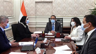 رئيس الوزراء يبحث فرص تعزيز التعاون المشترك بين مصر والإمارات والأردن في قطاع الصناعة