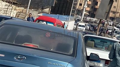 تكدسات بالدائري وفيصل.. تعرف على الحالة المرورية بالقاهرة والجيزة | صور