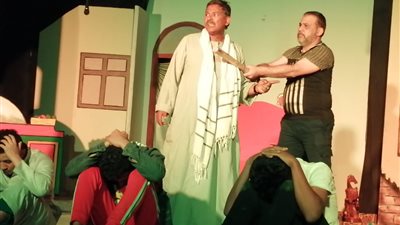 مسرحية لا شُبيك ولا لُبيك على مسرح بيت ثقافة القنطرة شرق | صور