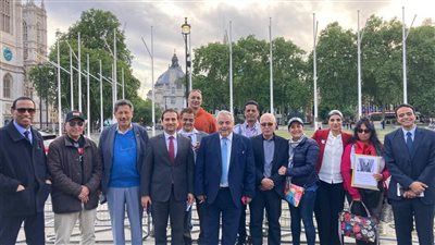 المصريون ببريطانيا يرحبون بمفتي الديار المصرية خلال زيارته للبرلمان البريطاني | صور