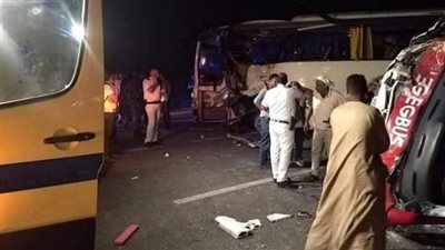 مصرع وإصابة 28 شخصًا في حادث تصادم حافلتين بطريق سوهاج البحر الأحمر | بث مباشر 