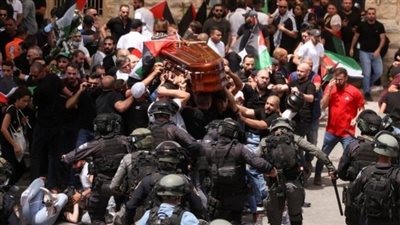  بعد دفنها.. الاحتلال يلاحق حملة جثمان الصحفية شيرين أبو عاقلة 