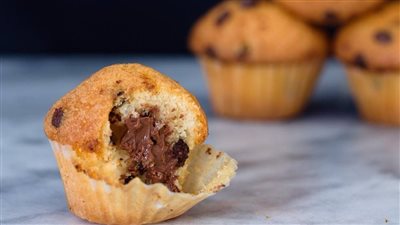 طريقة عمل الكب كيك بالصور والخطوات.. وصفات فاطمة أبو حاتي ومروة الشافعي