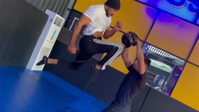 الكف السابق غالب.. أحمد العوضي يجري تمرينات شاقة من استعدادات فيلم البلدوزر 