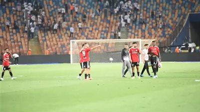 جماهير الزمالك تسب أحمد سمير بألفاظ خارجة عقب الخسارة أمام طلائع الجيش | بث مباشر