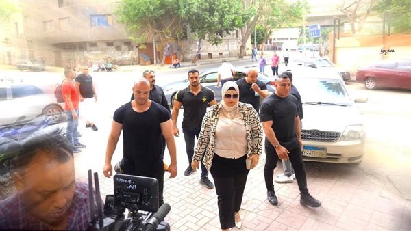 معلمة الاحياء 