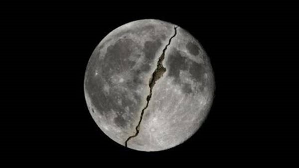 القمر المنشق