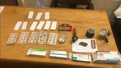 جمارك القاهرة: ضبط محاولة تهريب عدد من الأقراص المخدرة ومخدر الحشيش