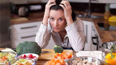 أخصائي التغذية العلاجية يوضح: تخطي وجبه العشاء يهدد صحة المخ