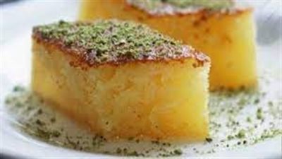 طريقة عمل كيكة الرواني على وصفة الشيف حسن.. 3 تكات