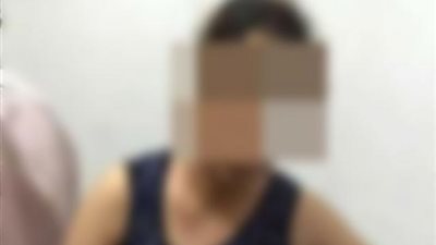 كان مختبئا بالدولاب.. التحقيق مع سيدة ضبطها زوجها في غرفة النوم مع شاب عارٍ من الملابس