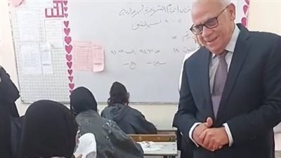 محافظ بورسعيد يتفقد سير الامتحانات للشهادة الإعدادية | بث مباشر 