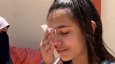 بكاء وانهيار طالبات الشهادة الإعدادية عقِب امتحان اللغة العربية بنظام البابل شيت في بورسعيد | بث مباشر 