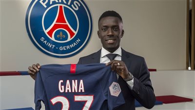 بسبب رفضه دعم المثلية.. إدريسا جانا لاعب فريق باريس سان جيرمان يتصدر مواقع التواصل الاجتماعي | فيديو 