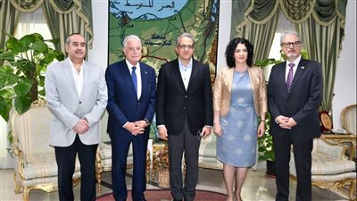 وزيرا السياحة والطيران يشاركان محافظ جنوب سيناء الترحيب بالوفد الصربي