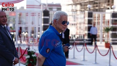 المستشار مرتضى منصور يهنئ فريق اليد بطل إفريقيا بعد الفوز على الأهلي