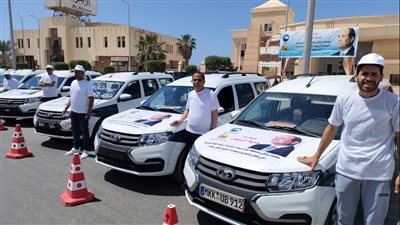 50 سيارة حديثة.. محافظ شمال سيناء يسلم هدية الرئيس إلى السائقين | صور وفيديو