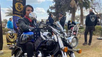 سيدة تطلق مبادرة لتعليم الفتيات قيادة الاسكوتر: عايزة أحميهم من التحرش في المواصلات 