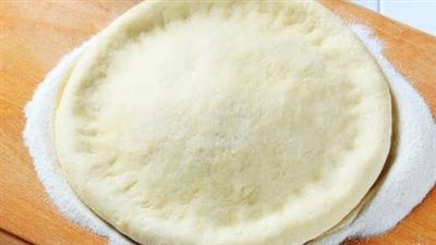 طريقة عمل عجينة البيتزا خطوة بخطوة 