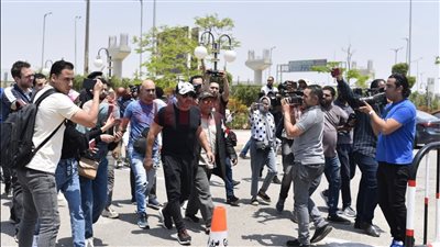 حشد كبير من نجوم الفن في جنازة سمير صبري